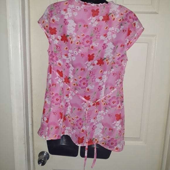 Maternity Announcements Floral maternity top . - Picture 2 of 3